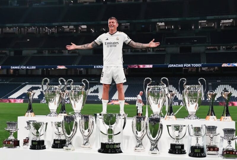 Toni Kroos sudah menggelar seremoni perpisahannya dengan Real Madrid. FOTO:X