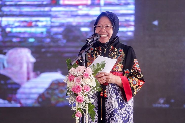 Menteri Sosial (Mensos) Tri Rismaharini saat hadiri acara Hari Lanjut Usia Nasional ke-26, di Rumah Sakit Singaparna Media Citrautama (SMC), Tasikmalaya, Minggu (29/5/2022). (DOK. Humas Kemensos)