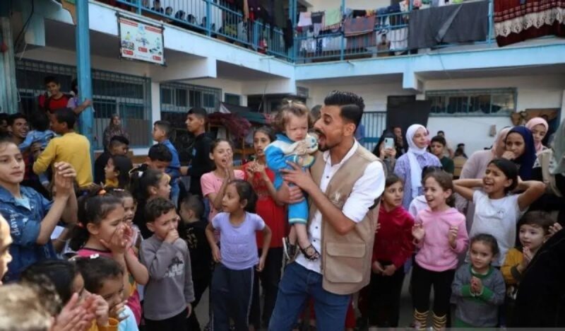 Badan Bantuan dan Pekerjaan PBB untuk Pengungsi Palestina (UNRWA) di kota Khan Younis, Jalur Gaza selatan, Palestina (8/11/2023). ANTARA/Xinhua/Rizek Abdeljawad/aa.