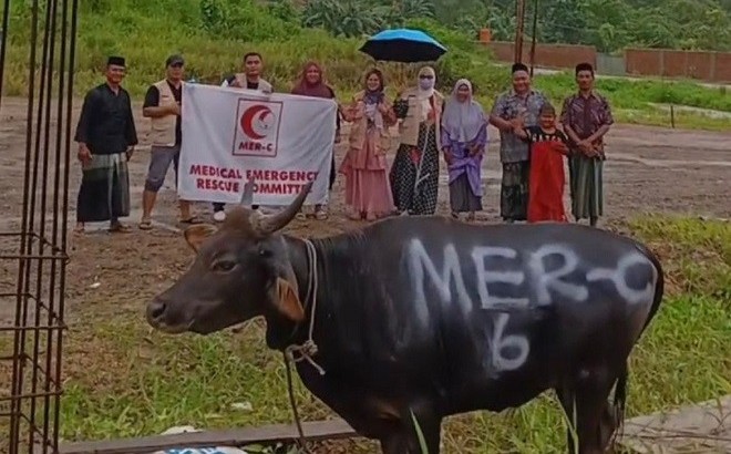 Foto: MER-C Salurkan Kurban di Papua Barat Daya