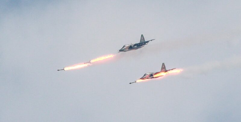 Pesawat Su-25 milik Pasukan Dirgantara Rusia menyerang posisi militer Ukraina