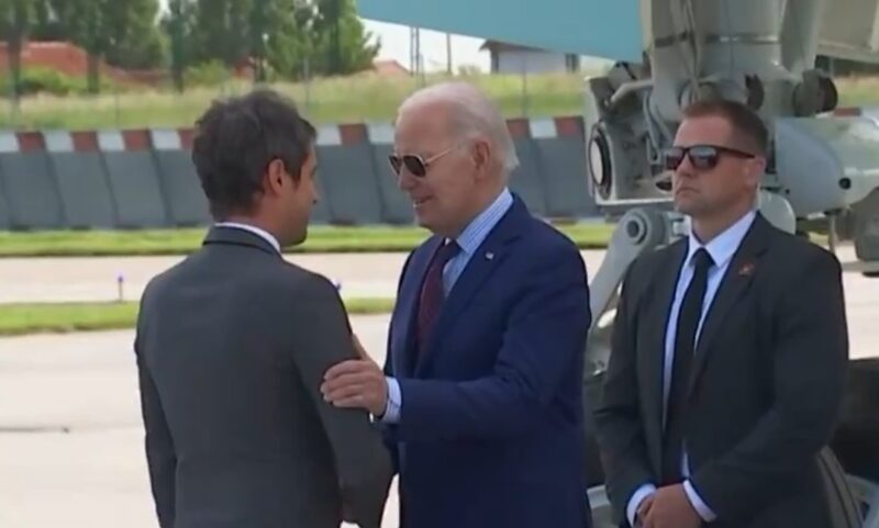 Presiden AS Joe Biden saat tiba di Prancis