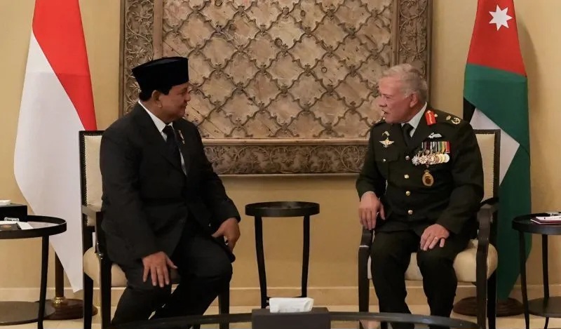 Menteri Pertahanan RI Prabowo Subianto (kiri) dan Raja Jordania Abdullah II bin Al-Hussein bertemu di Amman, Jordania, Senin (10/6/2024). ANTARA/HO-Biro Humas Setjen Kemhan RI.