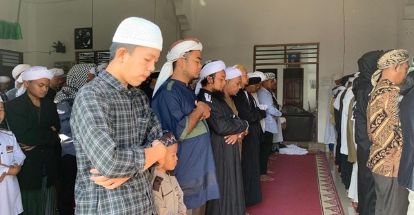 Foto: Ilustrasi Salat Idul Adha jemaah Naqsabandiyah (Kartika Sari/detikSumut)
