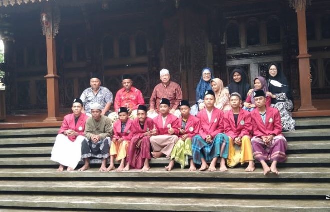 Foto: 10 santri asal Kepulauan Arar, Papua Barat Daya, ke Pesantren Balekambang di Jepara, Jawa Tengah