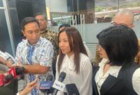 Korban asusila Ketua KPU Hasyim Asy'ari, Cindra Aditi Tejakinkin (tengah) . (Foto: Inilah.com/Reyhaanah).