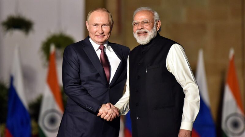 Foto: Kremlin/ Presiden Federasi Rusia Vladimir Putin, dan Perdana Menteri India Narendra Modi