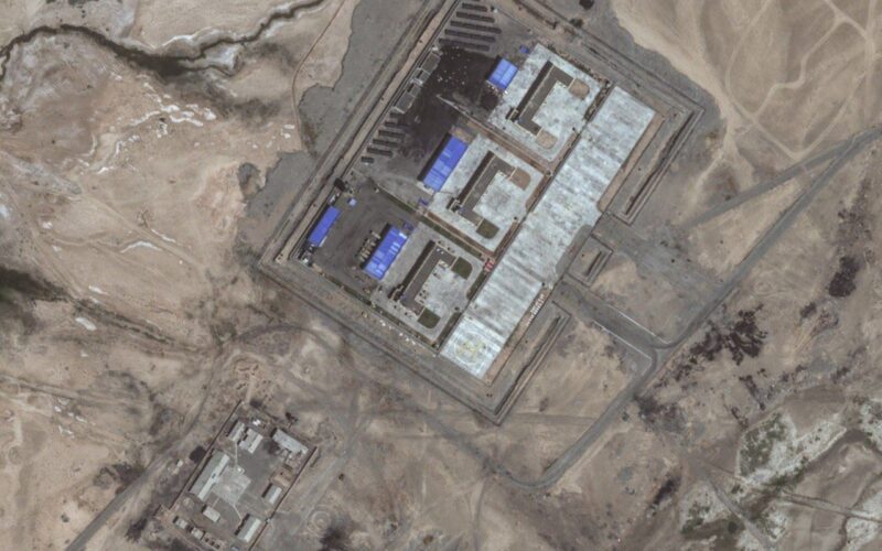 The Telegraph Foto  satelit : China sedang membangun pangkalan militer rahasia di Tajikistan daerah pegunungan