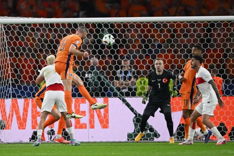 Duel Belanda vs Turki di Stadion Olimpiade Berlin, Jerman, berakhir dengan skor 2-1/ AFP melalui Getty Images