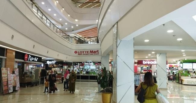 Foto: Suasana pengunjung di Mal Centre Point Medan hari ini. (Kartika Sari/detikSumut)