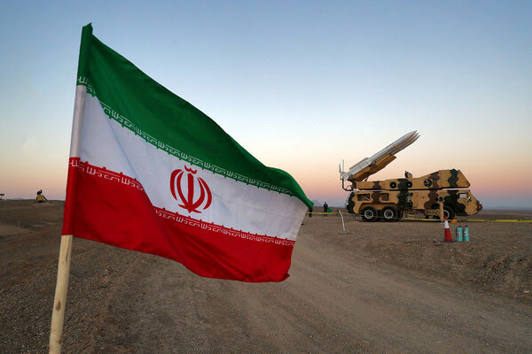 Bendera Iran dan Rudal