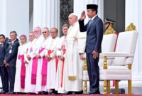 Presiden Joko Widodo menyambut kunjungan Pemimpin Gereja Katolik Dunia sekaligus Kepala Negara Vatikan, Yang Teramat Mulia Sri Paus Fransiskus, dengan upacara kenegaraan yang digelar di Istana Merdeka, Jakarta, pada Rabu, 4 September 2024 Foto: BPMI Setpres/Muchlis Jr