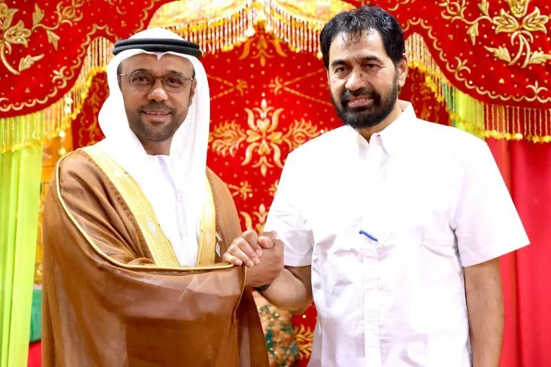 Gubernur Aceh, Muzakir Manaf bersama Duta Besar Uni Emirat Arab (UEA) untuk Indonesia, Abdulla Salem Al Dhaheri saat bertemu di Meuligoe Gubernur Aceh, di Banda Aceh, Minggu (9/3/2025) (/Humas Pemprov Aceh)