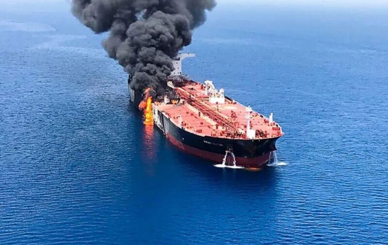 Kapal Yang di Serang Laut Merah 