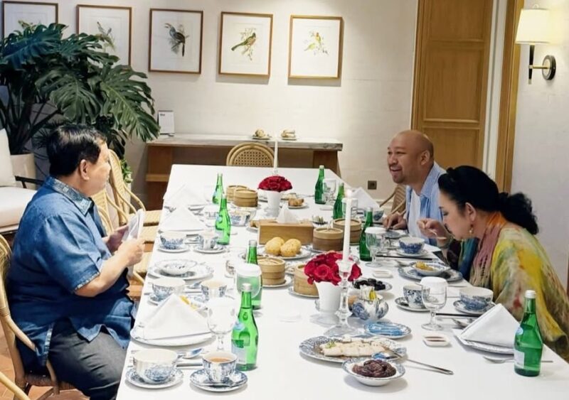 Tangkapan layar - Presiden Prabowo Subianto menggelar buka puasa bersama Titiek Soeharto dan Didit Hadiorasetyo di hari kedua Ramadhan 1446H/2025