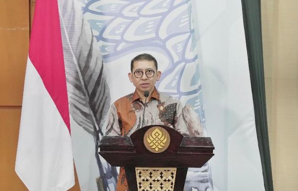 Menteri Kebudayaan Fadli Zon menyampaikan kata sambutan pada peluncuran Program Laboratorium Penerjemah Sastra dan Laboratorium Promotor Sastra di Jakarta pada Rabu, 11 Juni 2025 (Foto: Humas Kementerian Kebudayaan RI)