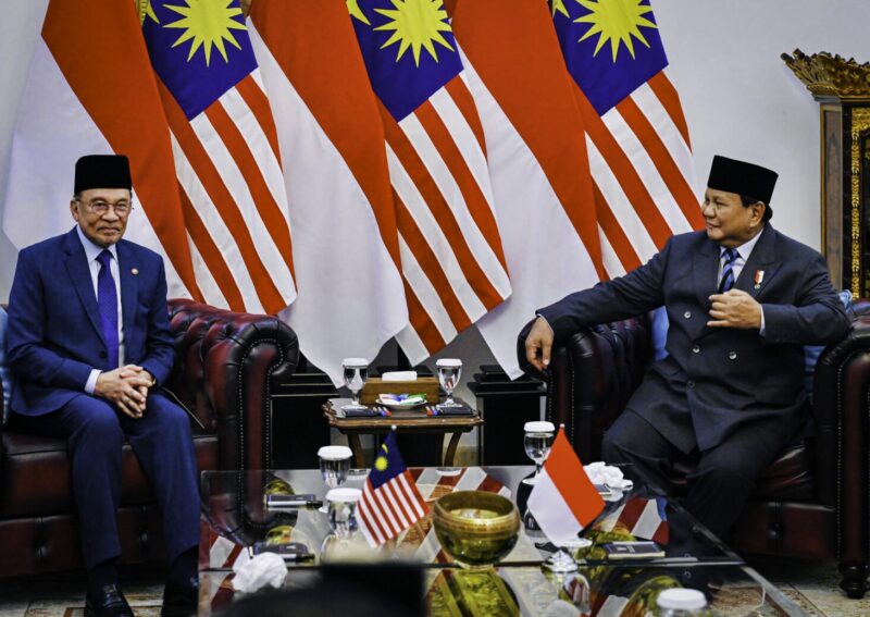 Presiden RI Prabowo Subianto dan Perdana Menteri Malaysia Anwar Ibrahim menggelar pertemuan di Istana Merdeka, Jakarta, Jumat, 27 Juni 2025. (Foto: BPMI Setpres)