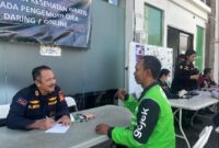 Menyambut Hari Bhayangkara ke 79, Kamis (12/6), Biddokkes Polda Bali menggelar pemeriksaan kesehatan gratis bagi para pengemudi ojek dan taksi online di kantor Gojek, Denpasar.(Foto: istimewa)