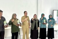 Komunitas Inovasi Muda bersama SMK Ma’arif NU Nusahada Reban dan PT Pagilaran bersinergi mendorong vokasi hijau di Kabupaten Batang, Jawa Tengah, melalui pelatihan “Green Jobs Class: Discovering Tea from Leaf to Cup”, Selasa (29/7/2025). (Foto: Dok.Inovasi Muda)