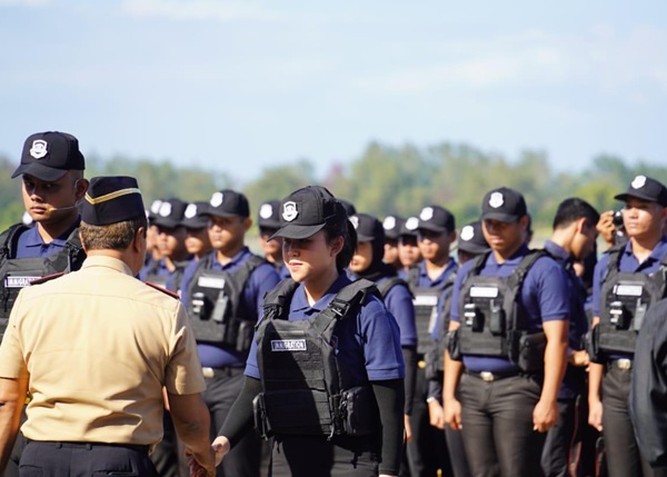 Menteri Imigrasi dan Pemasyarakatan RI, Agus Andrianto, mengukuhkan Satgas Patroli Imigrasi di Pelabuhan Benoa, Denpasar, Selasa (5/8/2025). (Foto; istimewa)