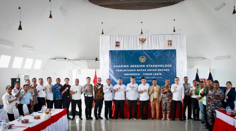 Staf Ahli Menteri Bidang Kerja Sama Antar Lembaga Kementerian Imigrasi dan Pemasyarakatan, Anggiat Napitupulu, saat kegiatan Sharing Session Stakeholder Perlintasan Batas Negara Indonesia-Timor Leste di Aula PLBN Motaain, Selasa (17/9/2025).(Foto: Humas Imigrasi Atambua)