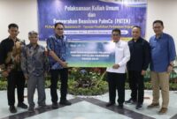 Penyerahan program beasiswa PalmCo Talent Pipeline Program (PATEN) di Gedung Serbaguna ITSI Medan, Jumat (10/10/2025).(Foto:Dok.PalmCo)