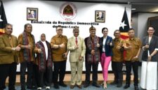 Pengurus AMKI Pusat berfoto bersama Dubes Timor Leste untuk Indonesia, Roberto Sarmento de Oliveira Soares, saat kunjungan ke Kedutaan Besar Timor Leste, Jakarta (30/9/2025).(Foto: istimewa)