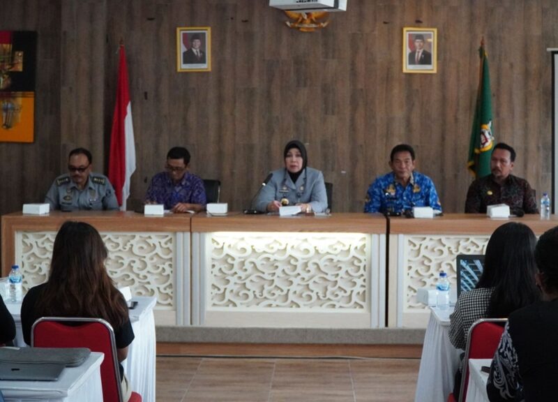 Kanwil Kemenkum Bali menggelar Audit Kepatuhan Langsung (on-site) di Sekretariat Pengurus Daerah Ikatan Notaris Indonesia (INI) Kabupaten Gianyar, Selasa (28/10/2025).(Foto:Humas Kemenkum Bali)