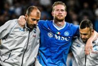 Kevin De Bruyne, Gelandang asal Belgia yang kini membela Napoli mengalami cendera otot paha kanan saat melawan Inter Milan di Serie A, Sabtu (25/10/2025).(Foto:Dok.talkSPORT)