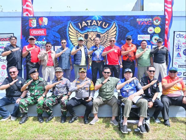 Lanud Husein Sastranegara menggelar Kejuaraan Nasional (Kejurnas) Menembak Reaksi AAIPSC Level II yang digelar bersamaan dengan peringatan 18 tahun Jatayu Shooting Club, Sabtu (29/11/2025).(Foto: Lanud Husein Sastranegara)