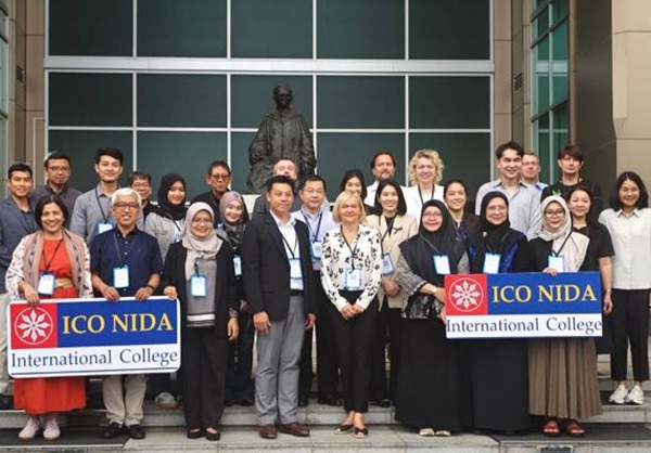 Foto bersama seluruh steering committee dari Project Masudem, Hibah Erasmus di salah satu universitas partner, ICO NIDA University di Bangkok, Thailand, baru-baru ini (Foto: Dok. FEB Usakti)