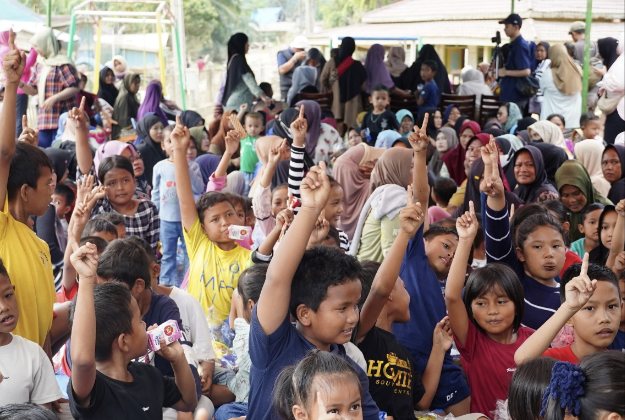 Melalui program trauma healing, PalmCo hadir mendampingi pemulihan psikososial anak-anak terdampak korban banjir di Aceh Tamiang.(Foto: Dok. PTPN IV PalmCo)