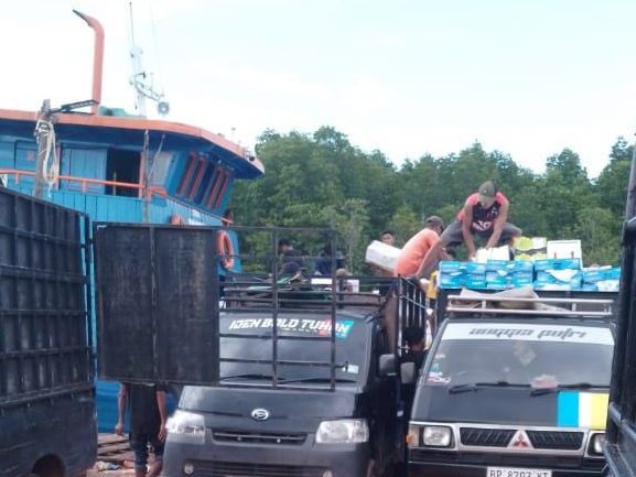Distribusi Sembako Bintan-Batam via jalur darat (Foto: istimewa)