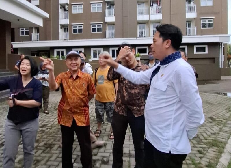 Anggota Komisi A DPRD DKI Jakarta Fraksi PSI, Kevin Wu, saat meninjau Apartemen Pluit Sea View.(Foto: istimewa)