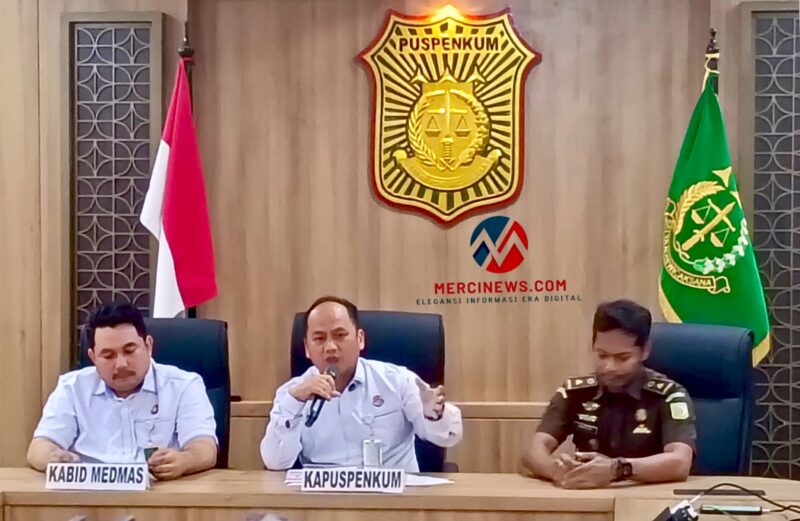 Kapuspenkum Kejagung Anang Supriatna saat konferensi pers di Kejagung Jakarta, Rabu (31/12/2025).(Foto: istimewa)
