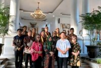 Rombongan Sri Susuhunan Pakubuwono XIV bersama Plt Bupati Ponorogo Hj. Lisdyarita, S.H., di rumah dinas bupati, Kamis (25/12/2025). (Foto: Istimewa)