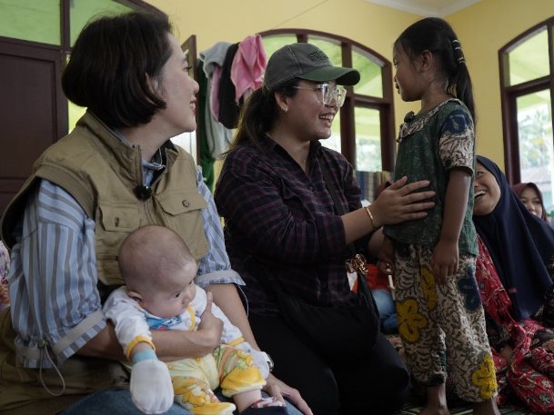 PalmCo mengerahkan Srikandi PalmCo untuk memastikan pelayanan kesehatan berjalan optimal. Dua posko darurat didirikan di area Kebun Hapesong dan Batangtoru.(Foto:Dok.PalmCo)
