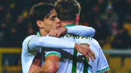 AS Roma berhasil meraih tiga poin saat bertandang ke markas Lecce Stadion Via del Mare, pada Rabu (7/1/2026) dini hari WIB.(Foto: X@SerieA_EN)