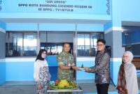Danlanud Husein Sastranegara, Marsma TNI M.D. Irman Fathurahman, S.E., M.M., meresmikan Satuan Pelayanan Pemenuhan Gizi (SPPG) Lanud Husein Sastranegara 06 Cicendo di Kota Bandung, Jawa Barat, Jumat (9/1/2026).(Foto: Dok.Lanud Husein Sastranegara)