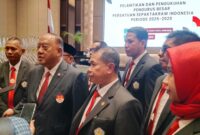 Ketua KONI Pusat bersama Pengurus PB PSTI periode 2025-2029 pimpinan Dr. Surianto saat menyampaikan keterangan pers usai acara pelantikan dan pengukuhan PB PSTI di Makassar, Sulsel, Jumat (9/1/2026).(Foto: istimewa)
