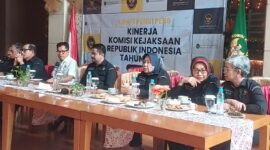 Komisi Kejaksaan (Komjak) RI menyampaikan paparan kinerja pengawasan sepanjang 2025 dalam konferensi pers di Jakarta, Kamis (8/1/2025).(Foto: istimewa)