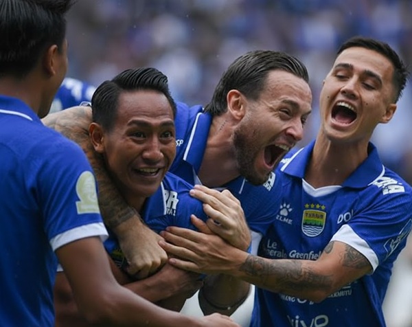 Pemain Persib Bandung merayakan gol Beckham Putra ke gawang Persija Jakarta di Stadion GBLA, Minggu (11/1/2026).(Foto: Dok.Persib)