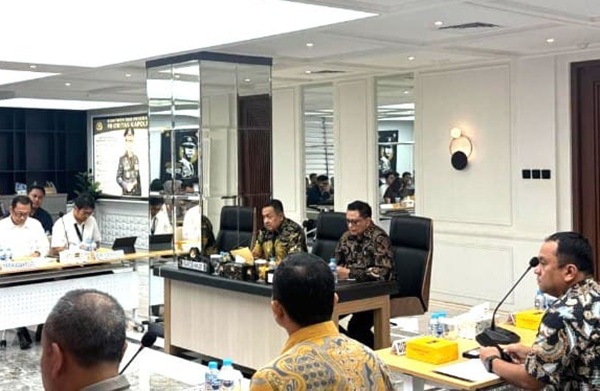 Rakor Polri bersama Kementan, Perum Bulog, BPK, Asosiasi Pabrik Pakan Ternak, serta Himpunan Bank Milik Negara di Mabes Polri, Jumat (6/2/2026).(Foto: Dok. Divhumas Polri)