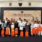 Pengurus Pusat bersama anak yatim-piatu saat buka puasa bersama di Hall Dewan Pers Jakarta Pusat, Senin (23/2/2026).(Foto: Dok. PWI Pusat 