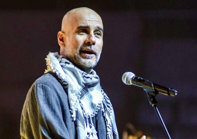 Pep Guardiola menyampaikan pidato dalam konser amal bertajuk Act x Palestine di Barcelona, belum ini.(Foto: Dok. X@City report)