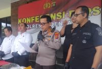 Kapolresta Denpasar Kombes Pol Leonardo D Simatupang, saat menyampaikan keterangan pers terkait pengungkapan kasus narkotika di Mapolresta Denpasar, Rabu (25/2/2026).(Foto: RD/Mercinews.com)
