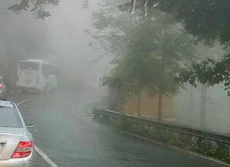 Jalur Puncak menuju Cianjur diselimuti kabut (Foto: Firmansyah/Mercinews.com)