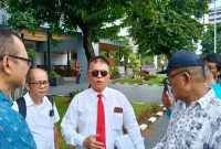 Ramses Kartago, S.H, saat menyampaikan keterangan pers usai menyerahkan surat ke Komisi XIII DPR-RI Senayan Jakarta Selasa k4/2/2026).(Foto: Dok. Firmansyah/Mercinews.com)