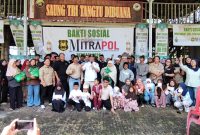 Keluarga Besar Media Mitrapol saat baksos menjelang Idul Fitri 1447 H di Tasikmalaya, Senin (16/3/2026).(Foto: Dok. Mitrapol)