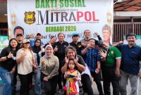 Awak redaksi Mitrapol saat baksos di Jakarta, Sabtu (14/3/2026)/(Foto: Dok. Mitrapol)